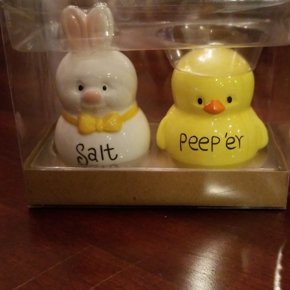 Salt and peep'er shakers